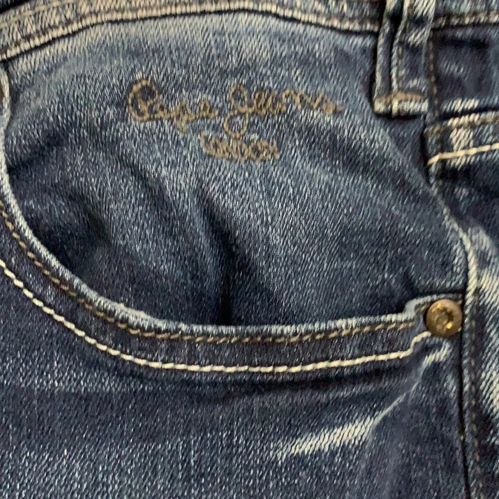 Pepe Jeans London distressed medium wash blue denim jeans Size 30